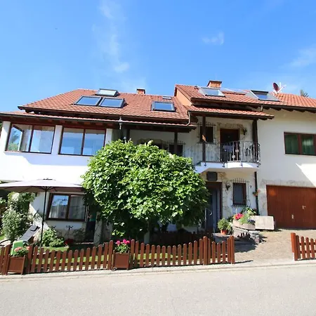 Familien Themen-appartement Freiburg In 2 Schlafzimmer *