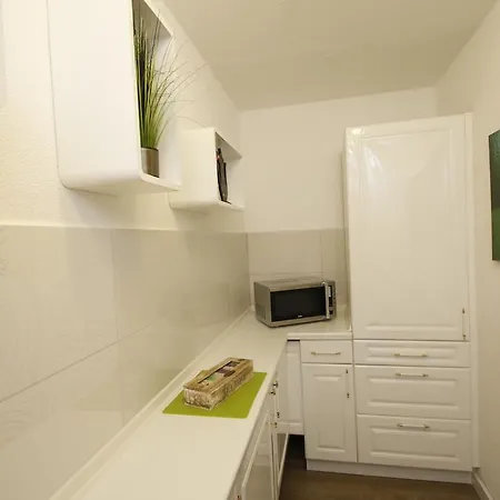 Familien Themen-appartement Freiburg In 2 Schlafzimmer Apartamento
