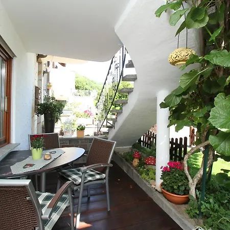 Familien Themen-appartement Freiburg In 2 Schlafzimmer Apartamento